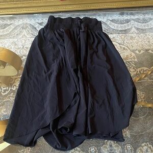 Lululemon black skirt